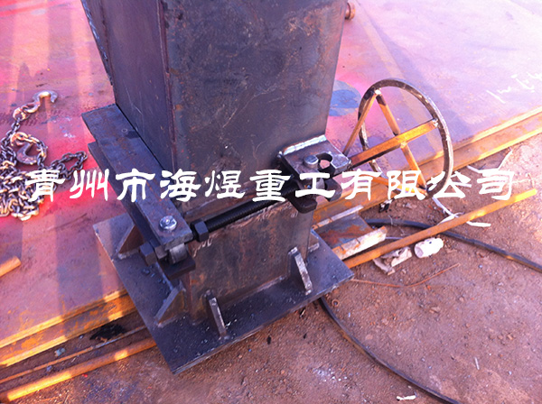 懸輥機門架
